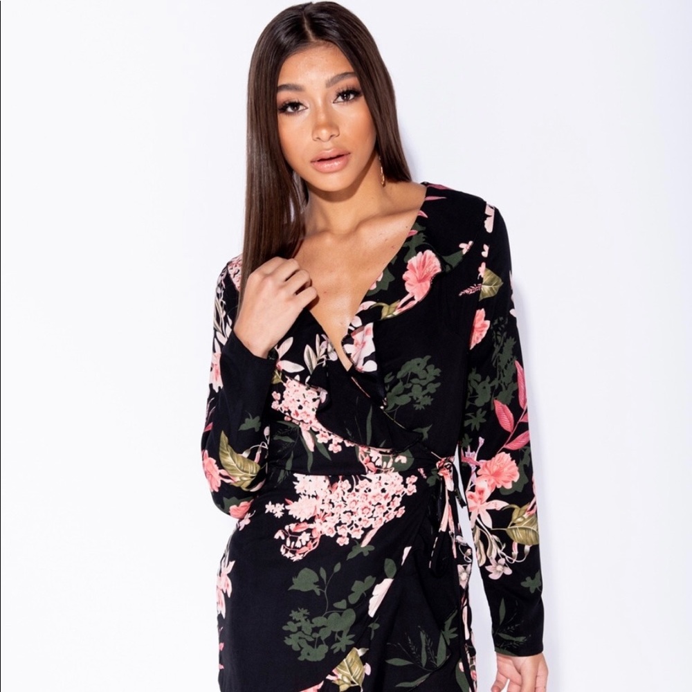 Flirty and Frill Mini - Picture 6 of 8